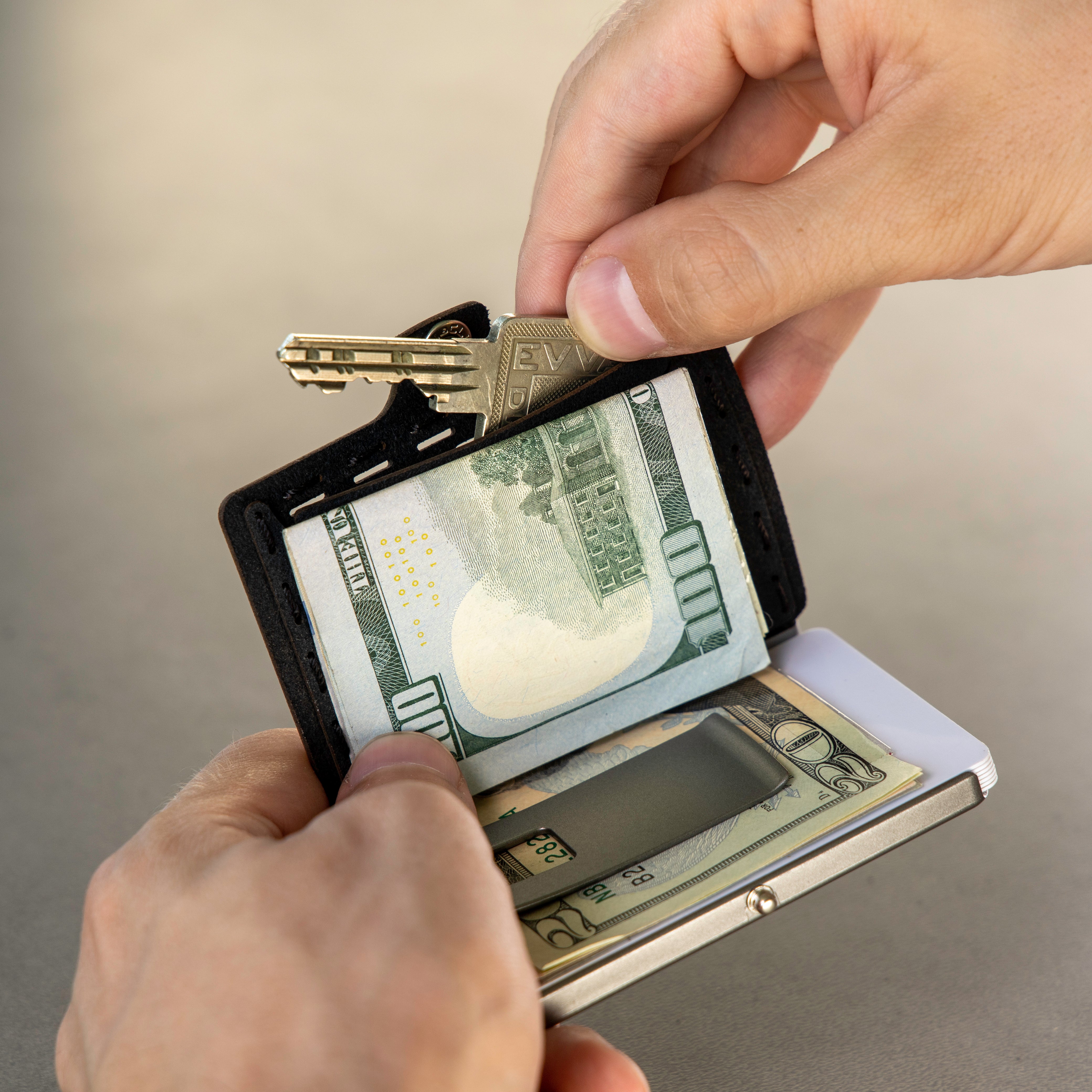 I-CLIP Original Silver with Coin Pouch Black